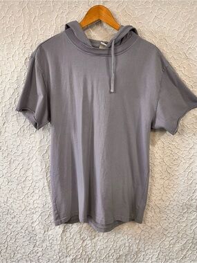 Men's Short-Sleeve Hooded Tee - Gray Urban Outfitters Mens Size M Destructed